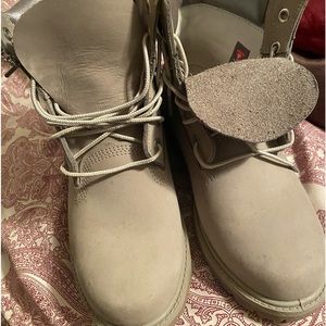 Selling size 8 Timberland boots, gently used only worn a few times.